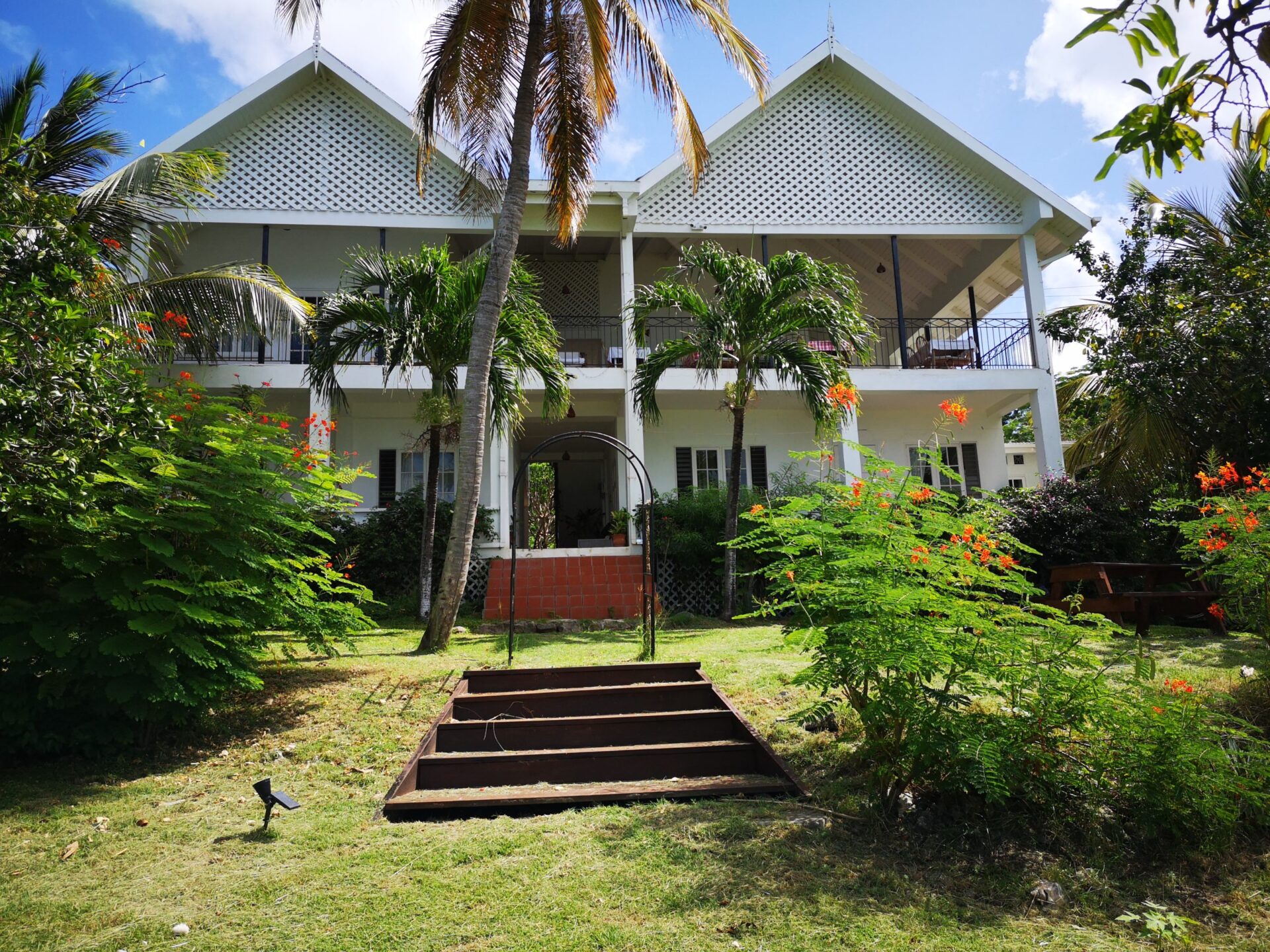 Green Roof Inn - Image 2